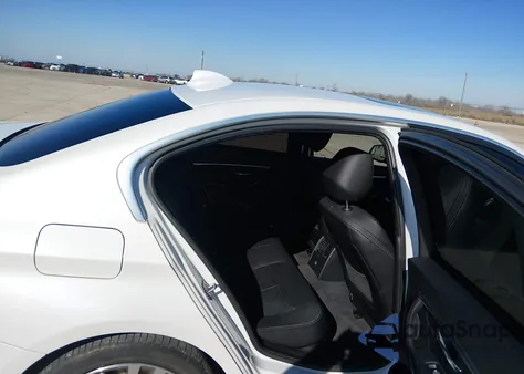 2017 BMW 330I z USA, uszkodzony, nr VIN WBA8B9G51HNU51274